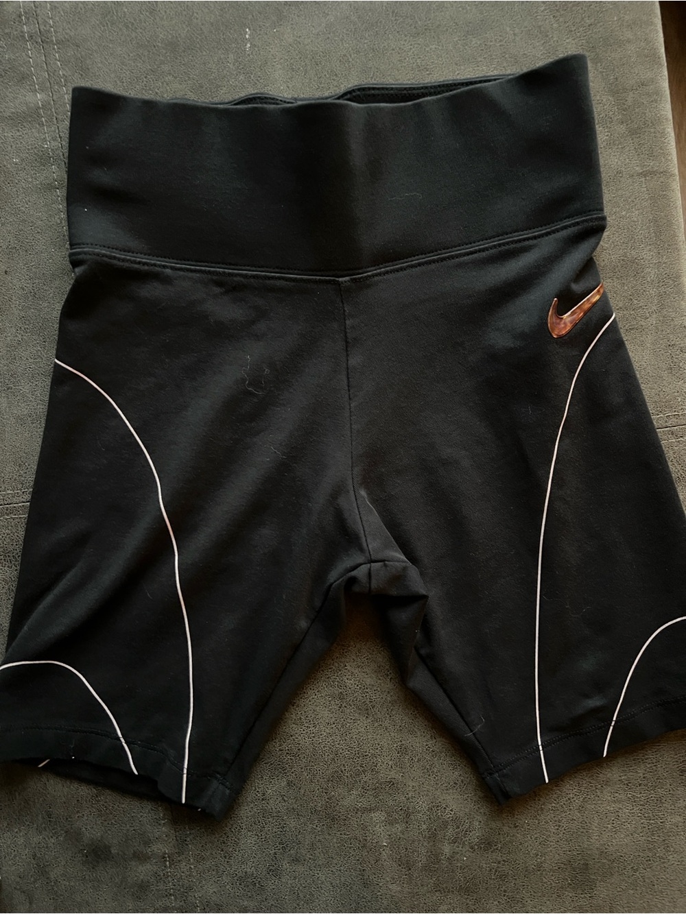 NWOT / WMNS. Nike 100% cotton Black High-Waist Biker Shorts with Pink Piping. XS